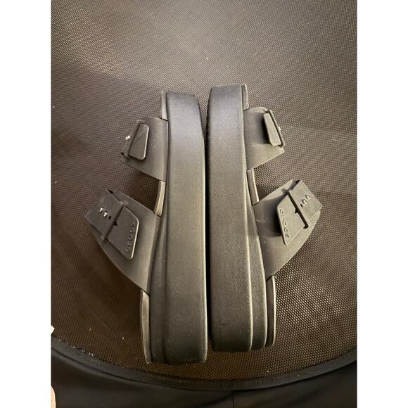 Women's Double Strap Crocs Sandals, Size 10 GUC - Picture 3 of 4